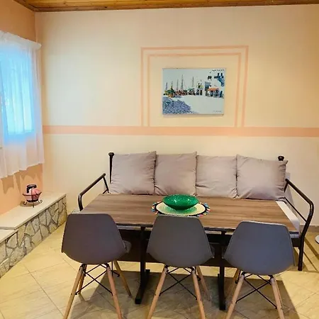 펜션 Helen S House *